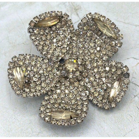 Vintage Weiss Clear Rhinestone Dimensional Flower Brooch Signed Silver-Tone EUC - Picture 1 of 9